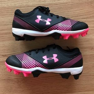 Under Armour softball cleats size 3